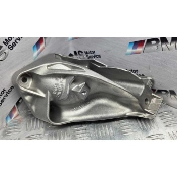 Кронштейн двигуна B57D30