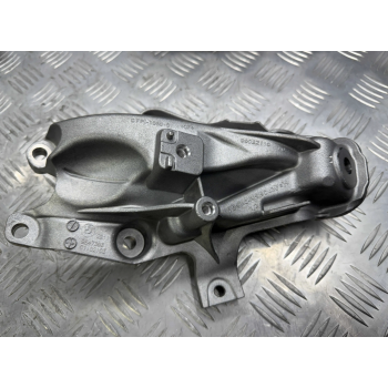 Кронштейн двигуна B48P